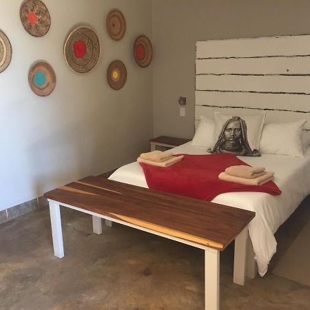 Etotongwe Lodge Оутджо Екстериор снимка