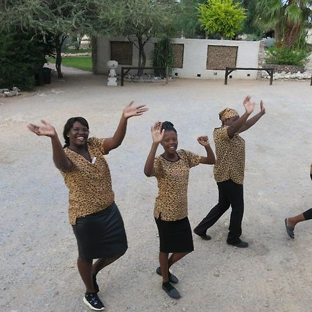 Etotongwe Lodge Оутджо Екстериор снимка