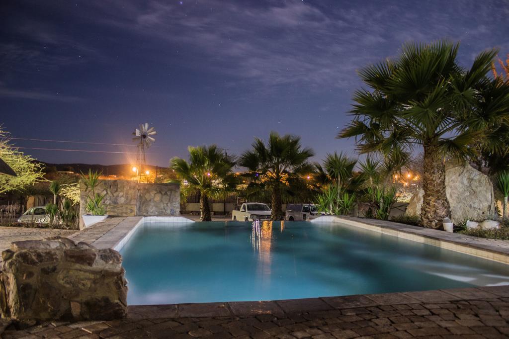Etotongwe Lodge Оутджо Екстериор снимка
