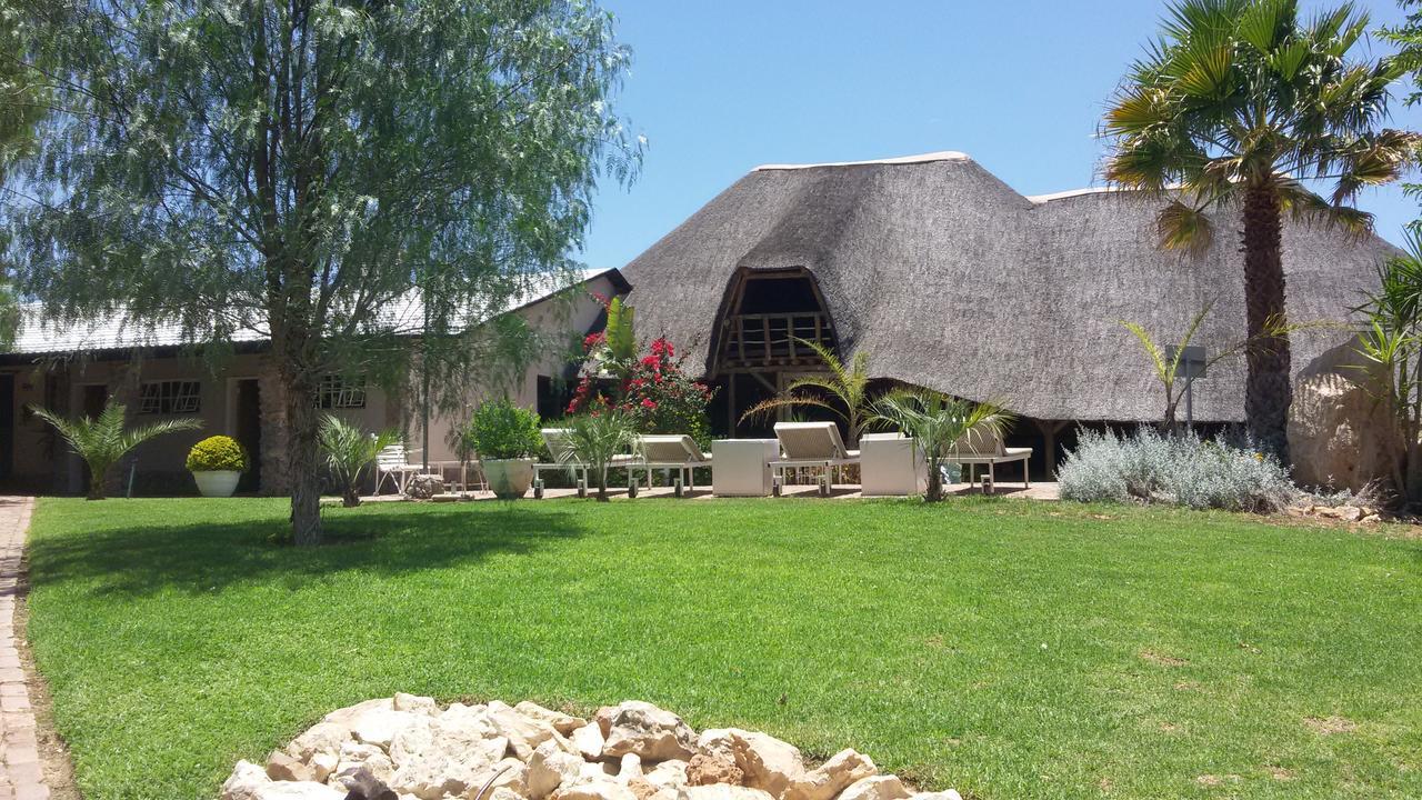 Etotongwe Lodge Оутджо Екстериор снимка