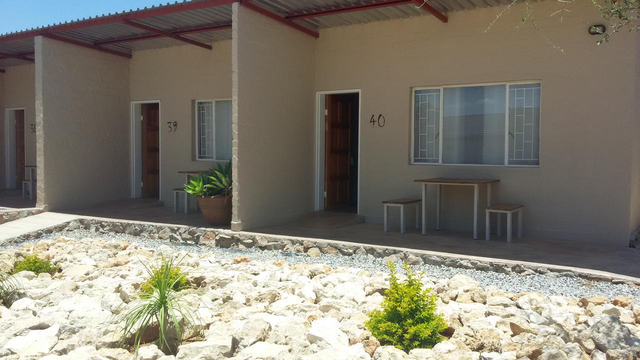 Etotongwe Lodge Оутджо Екстериор снимка