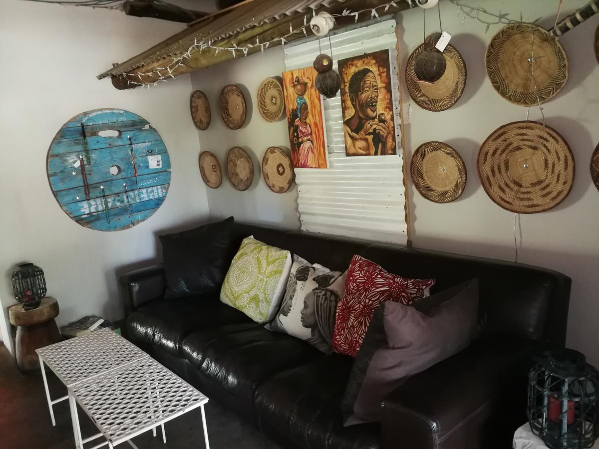 Etotongwe Lodge Оутджо Екстериор снимка