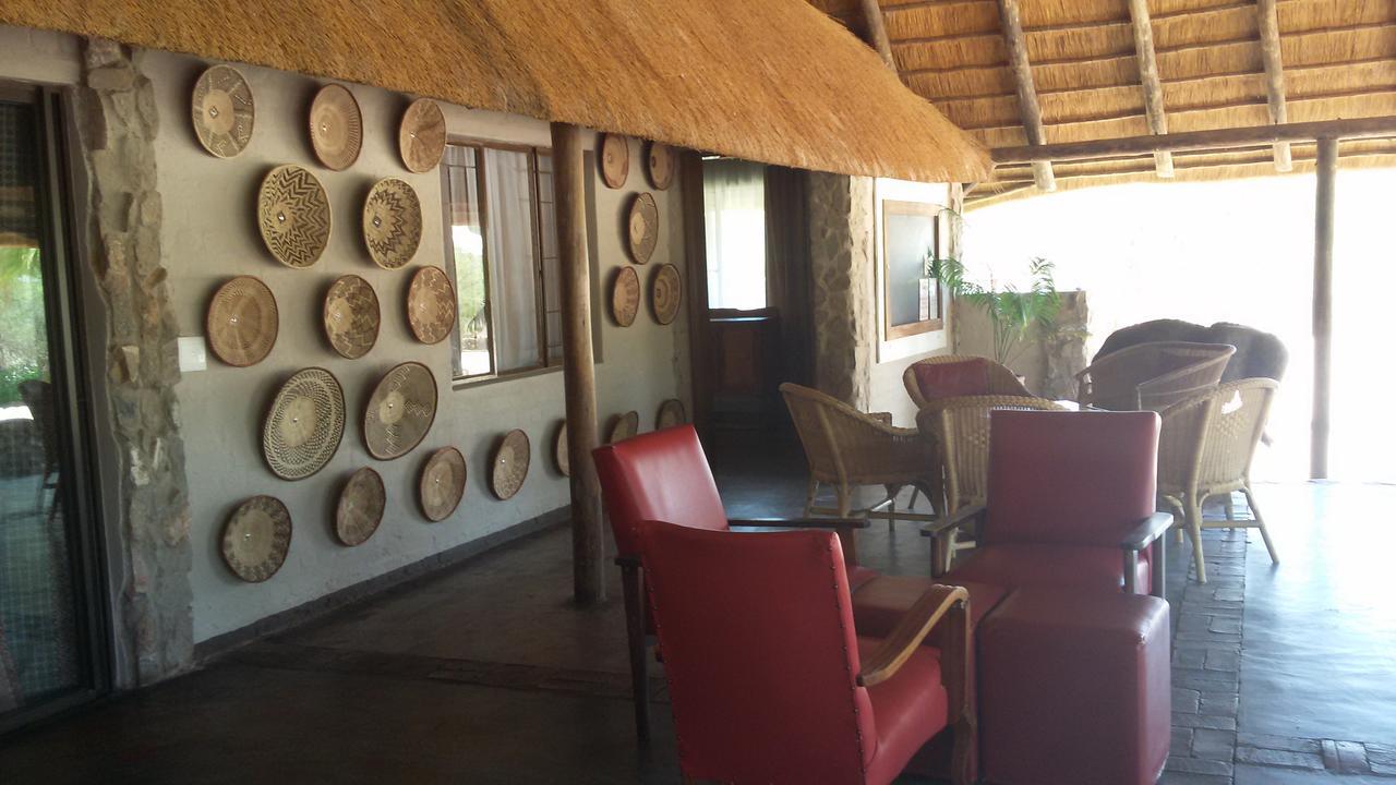 Etotongwe Lodge Оутджо Екстериор снимка