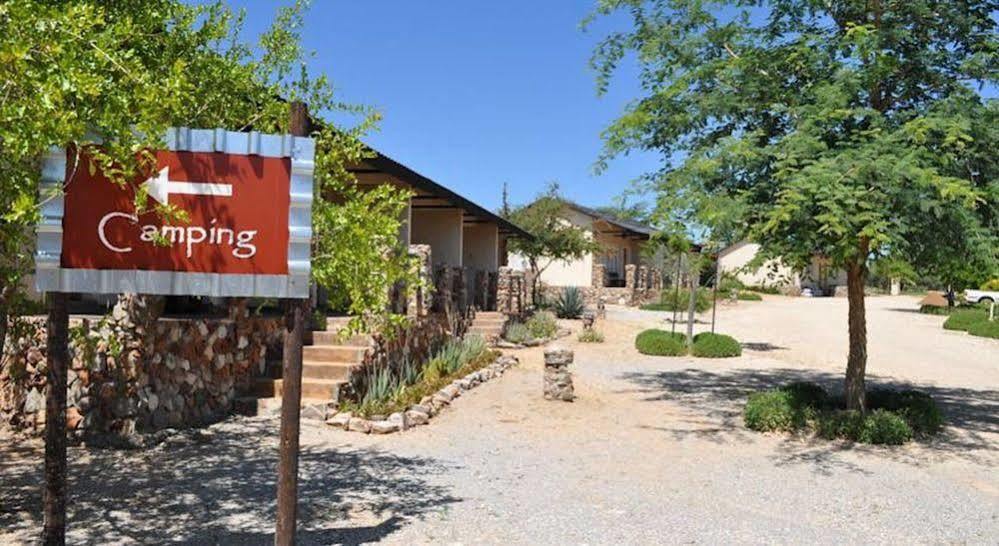 Etotongwe Lodge Оутджо Екстериор снимка