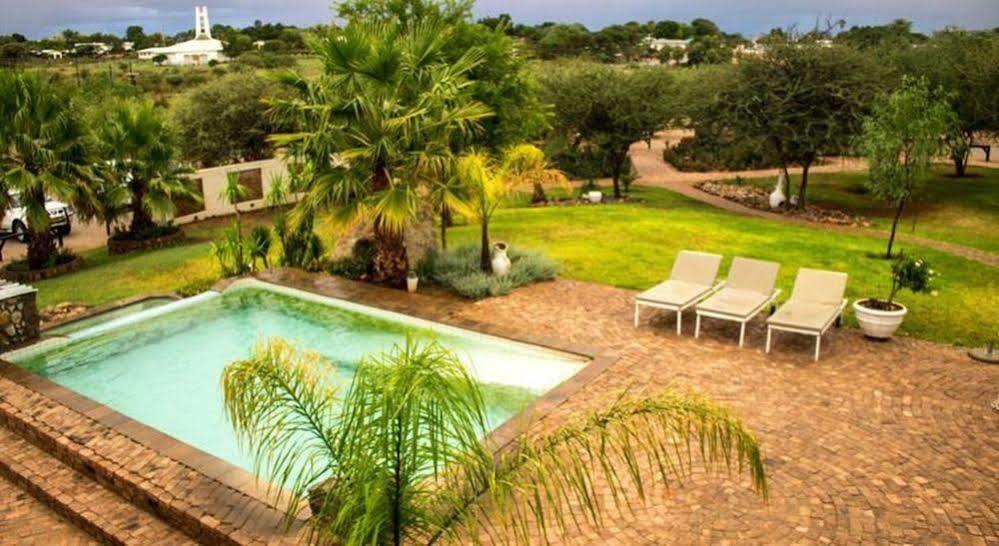 Etotongwe Lodge Оутджо Екстериор снимка