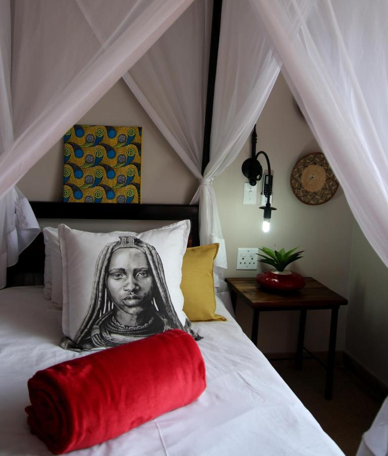 Etotongwe Lodge Оутджо Екстериор снимка