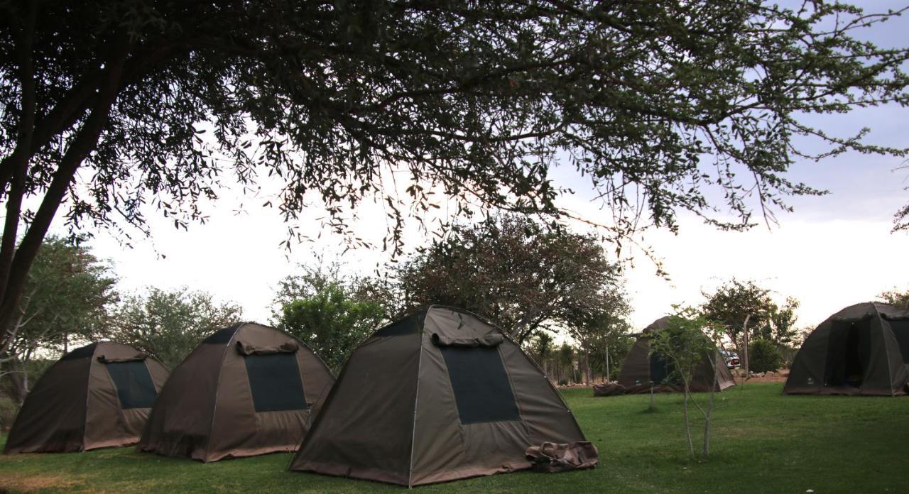 Etotongwe Lodge Оутджо Екстериор снимка